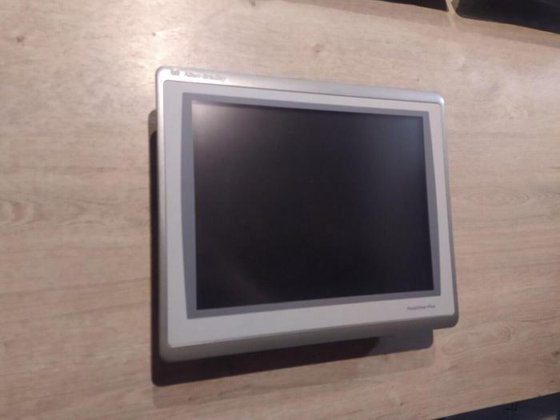 ALLEN-BRADLEY PANELVIEW PLUS 7 2711P-T15C22D9P